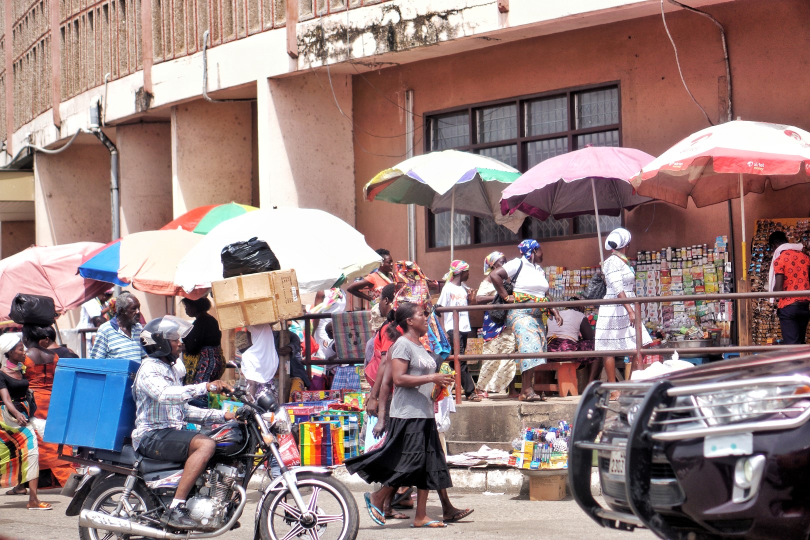 Things to do In Accra - Makola market in Accra, Ghana