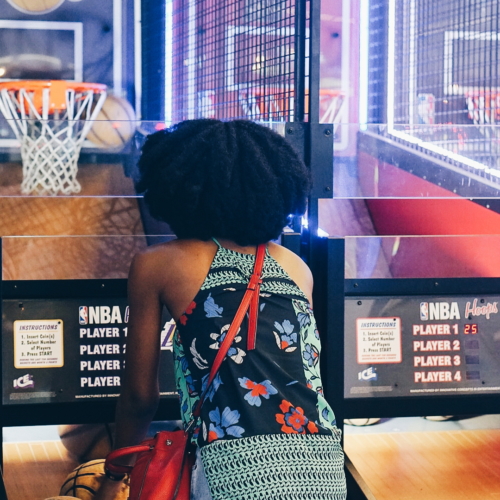 Nigerian blogger Cassie Daves playing a game of basketball at rrufus and bee